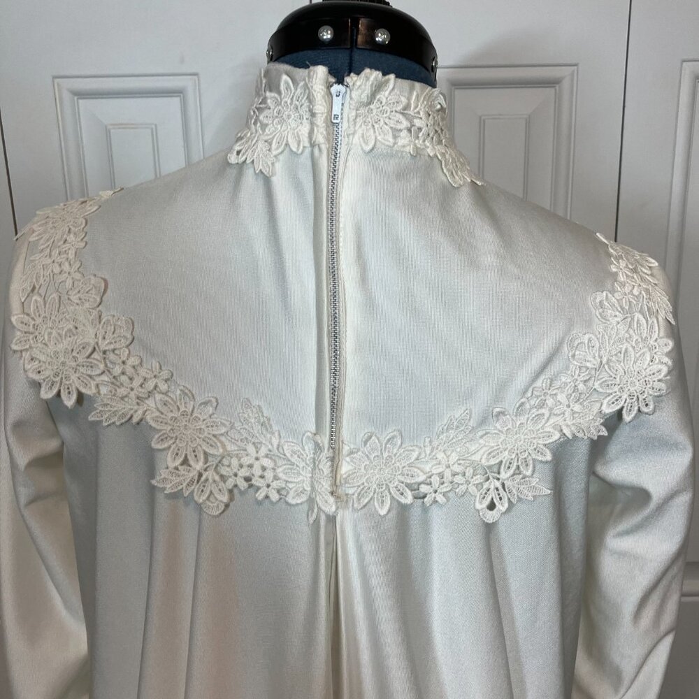 Vintage NWT Barbara Bridals White Floral Embroidered Sweep Wedding Dress Sz 8 - Picture 2 of 15